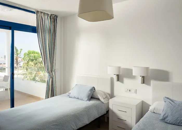 De La Marina Playa Blanca (Lanzarote)